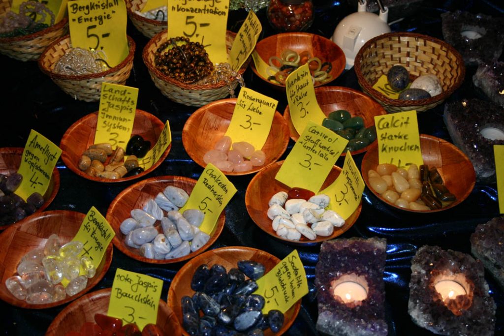 Obsidienne : guide complet des variétés, de l&rsquo;authenticité et de l&rsquo;entretien