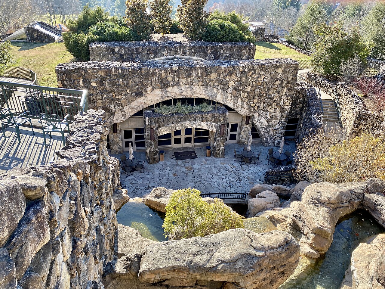 spa wellness stones (foto: w_lemay / CC BY-SA 2.0, Wikimedia Commons)