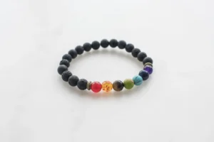 Un bracelet porté tous les jours casse, ternit et se lave mal
